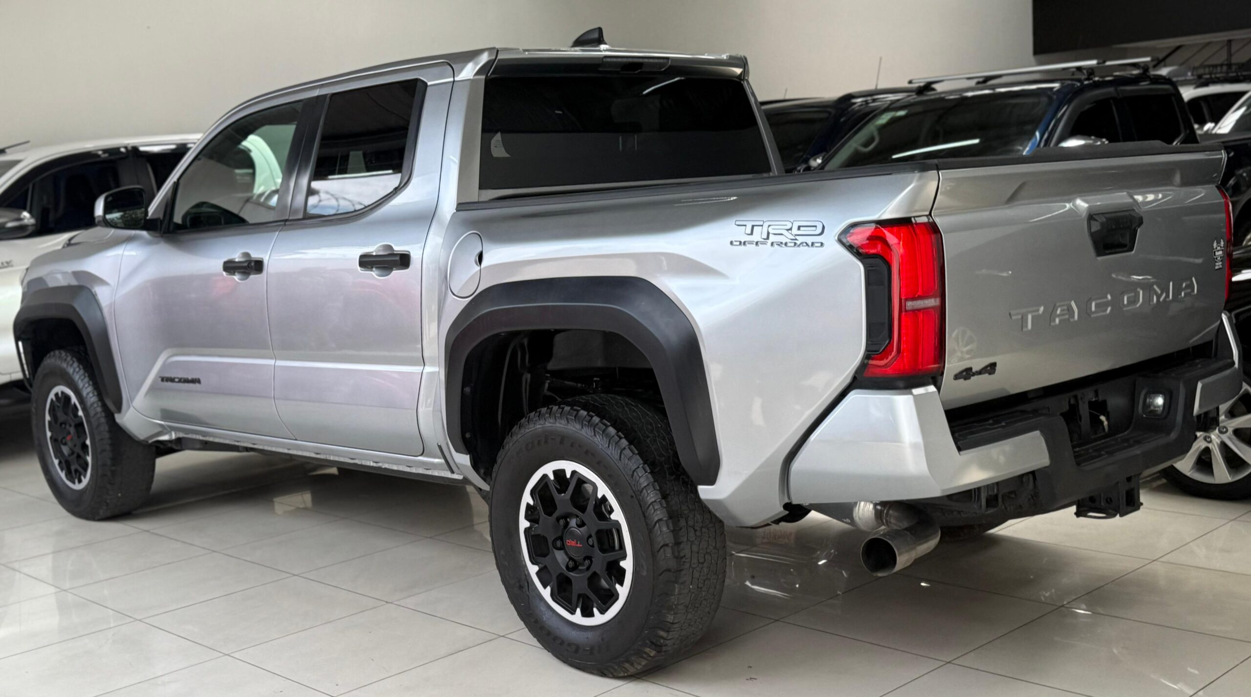 
								TOYOTA TACOMA 2024 TRD Off Road full									