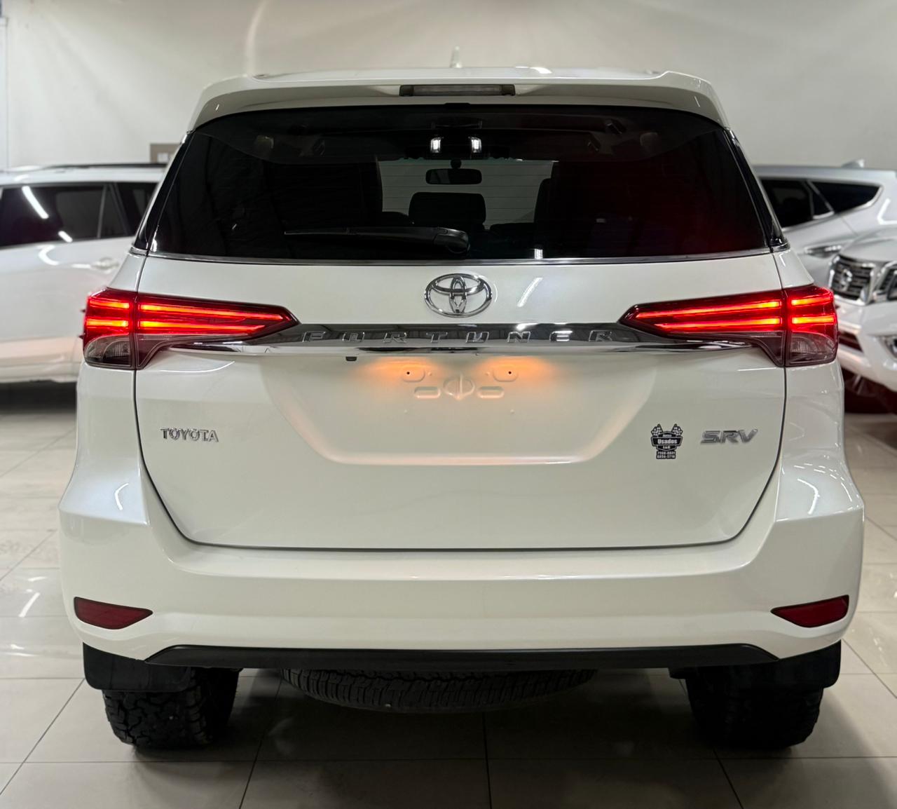 
								Toyota Fortuner SRV 2017 full									