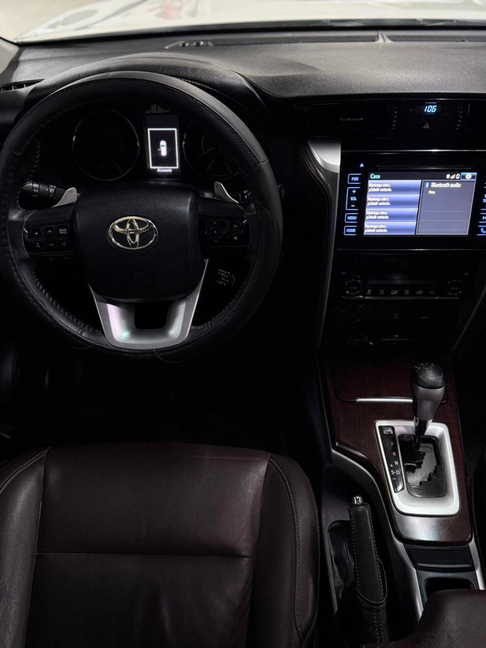 
								Toyota Fortuner SRV 2017 full									