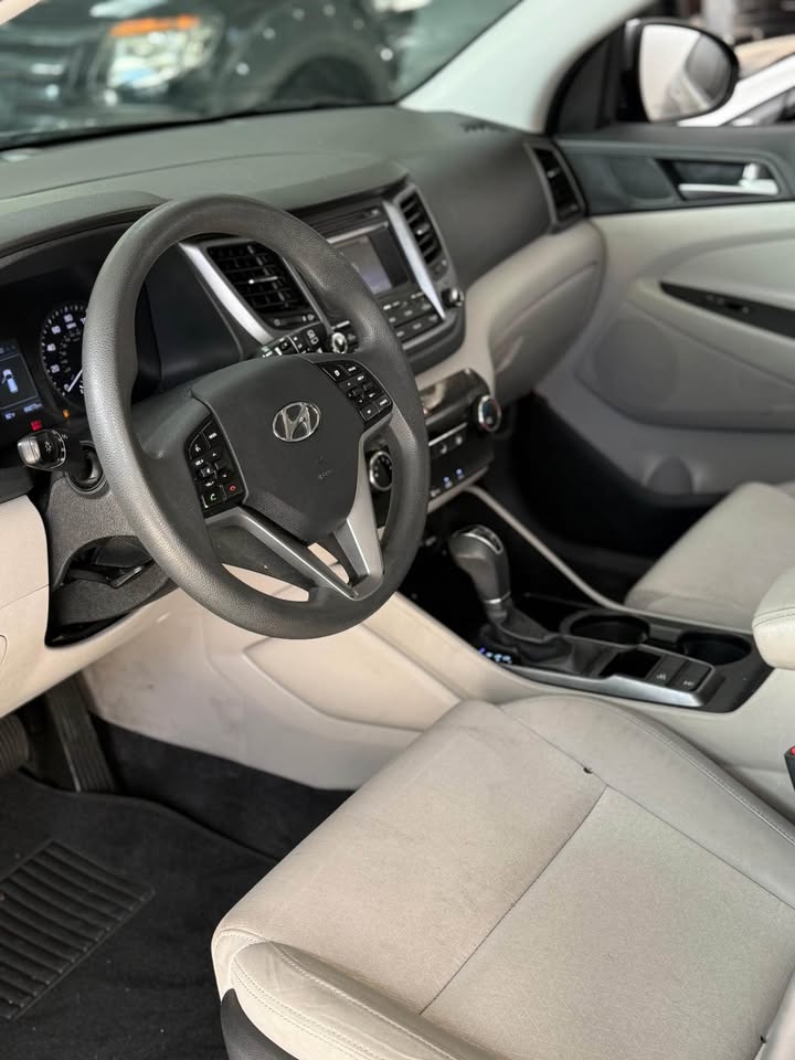 
								Hyundai Tucson 2018 full									