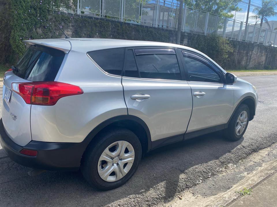 
								Toyota RAV4 2016 full									
