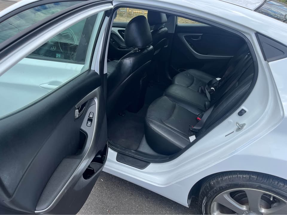 
								Hyundai Elantra 2013 Limited full									