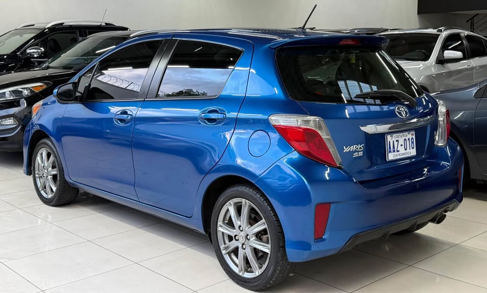
								Toyota Yaris SE 2014 full									
