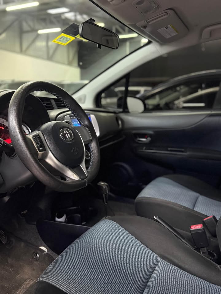 
								Toyota Yaris SE 2014 full									